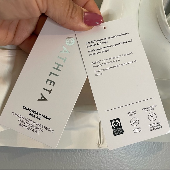 ATHLETA NWT ADVANCE ZIP FRONT SPORT BRA SZ/XS CREAM COLOR - Picture 5 of 7